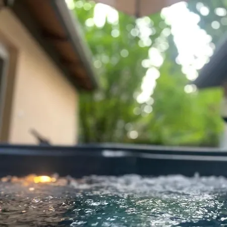 Appartement Kunfi Apartmanhaz - Jakuzzi, 4 Halo *