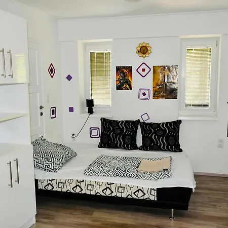 Kunfi Apartmanhaz - Jakuzzi, 4 Halo * Siófok