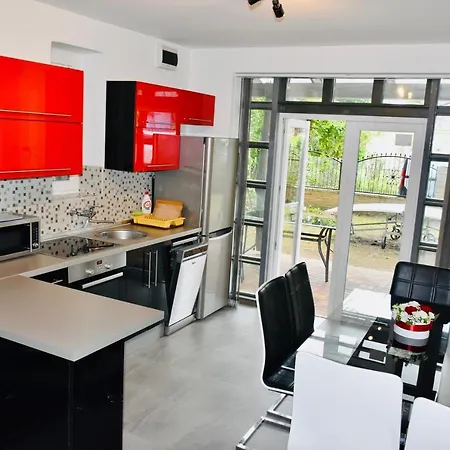 Kunfi Apartmanhaz - Jakuzzi, 4 Halo *