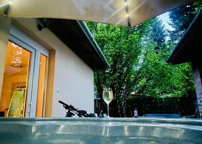 Kunfi Apartmanhaz - Jakuzzi, 4 Halo Siofok