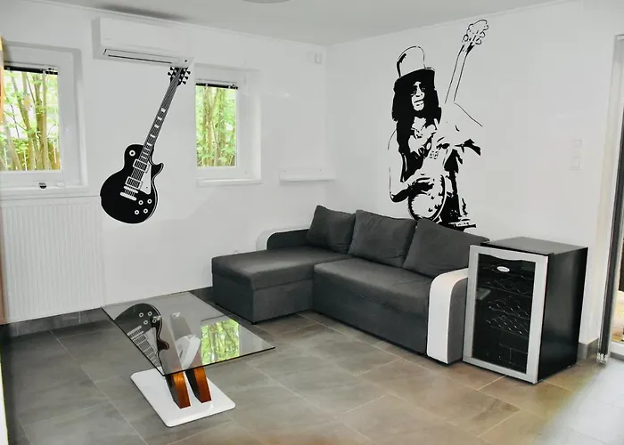 Kunfi Apartmanhaz - Jakuzzi, 4 Halo * شيوفوك