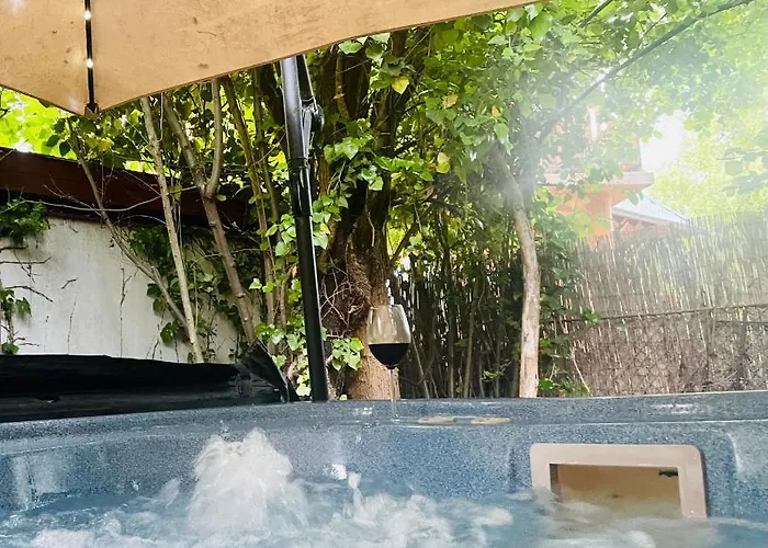 Kunfi Apartmanhaz - Jakuzzi, 4 Halo *