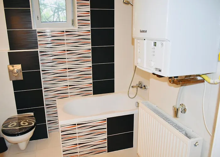 شقة Kunfi Apartmanhaz - Jakuzzi, 4 Halo