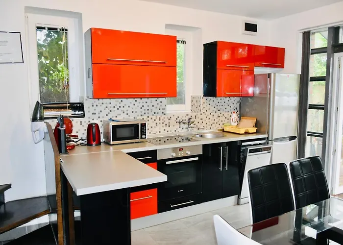 Kunfi Apartmanhaz - Jakuzzi, 4 Halo Apartment *