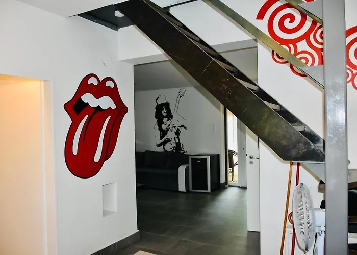 Kunfi Apartmanhaz - Jakuzzi, 4 Halo شقة شيوفوك